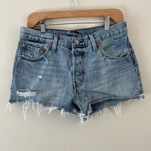 Levi’s 501 Distressed Light Wash Denim Jean Shorts | Size 29 - Picture 2 of 8
